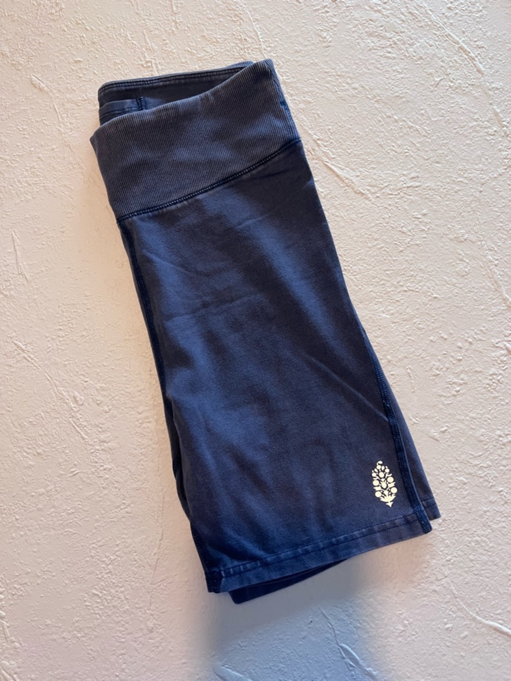 Free People Hot Shot Shorts Midnight Navy NWOT SZ M - Picture 3 of 7